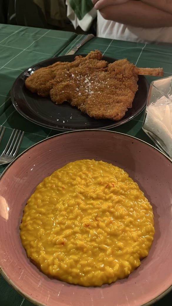 Milanese risotto and veal cutlet